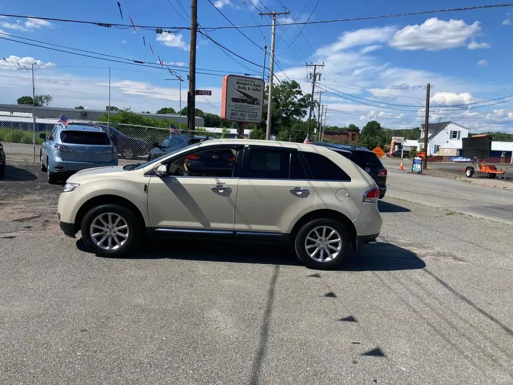 2014 Lincoln MKX Base