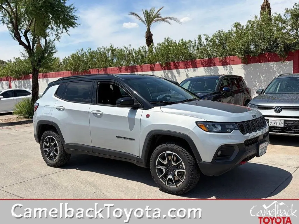 2025 Jeep Compass Trailhawk