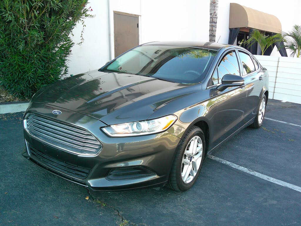 2016 Ford Fusion SE