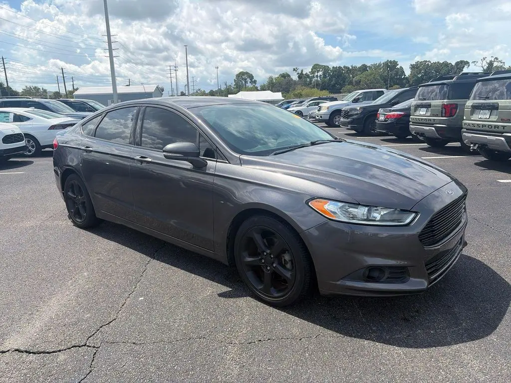 2016 Ford Fusion SE