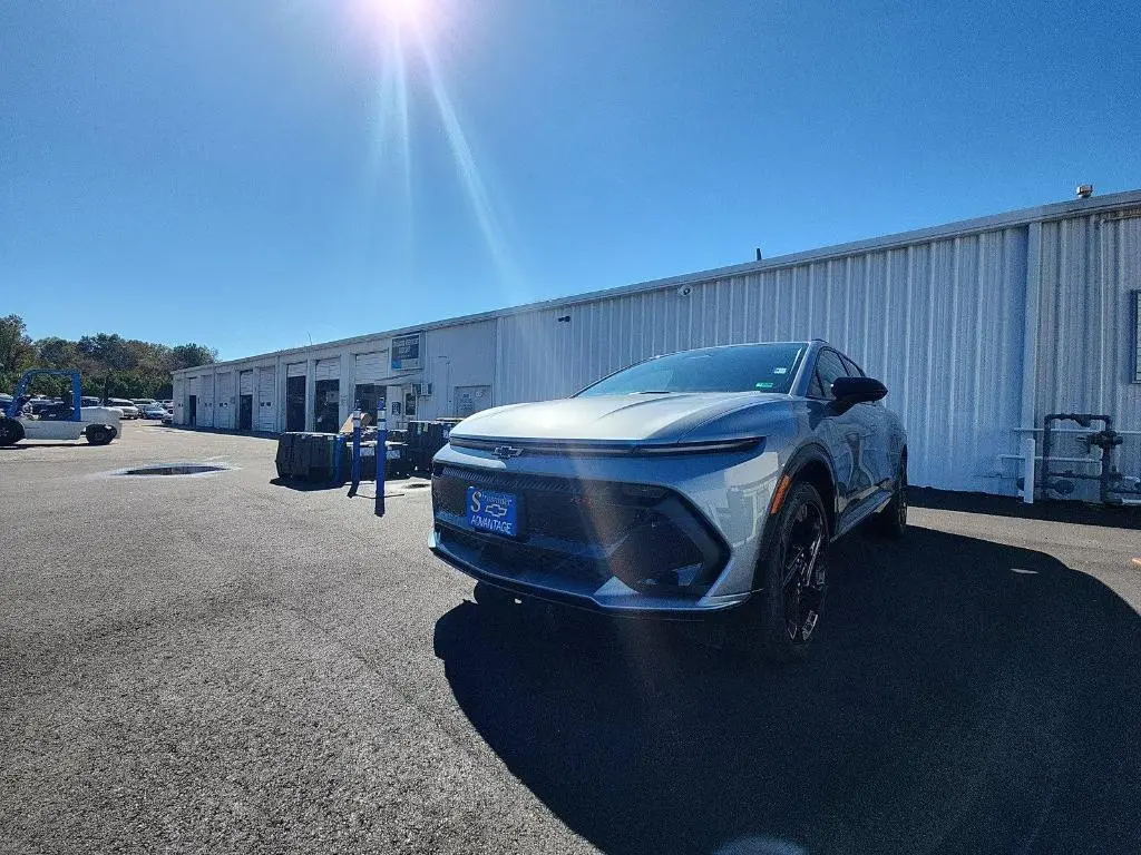 2025 Chevrolet Equinox EV RS