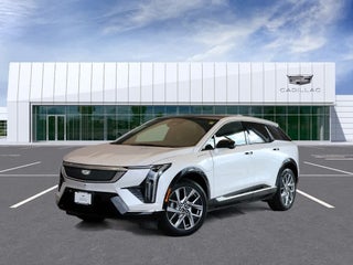 2025 Cadillac OPTIQ Luxury 2
