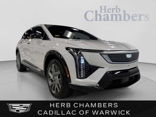2025 Cadillac OPTIQ Luxury 2