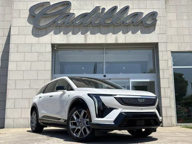 2025 Cadillac OPTIQ Luxury 2