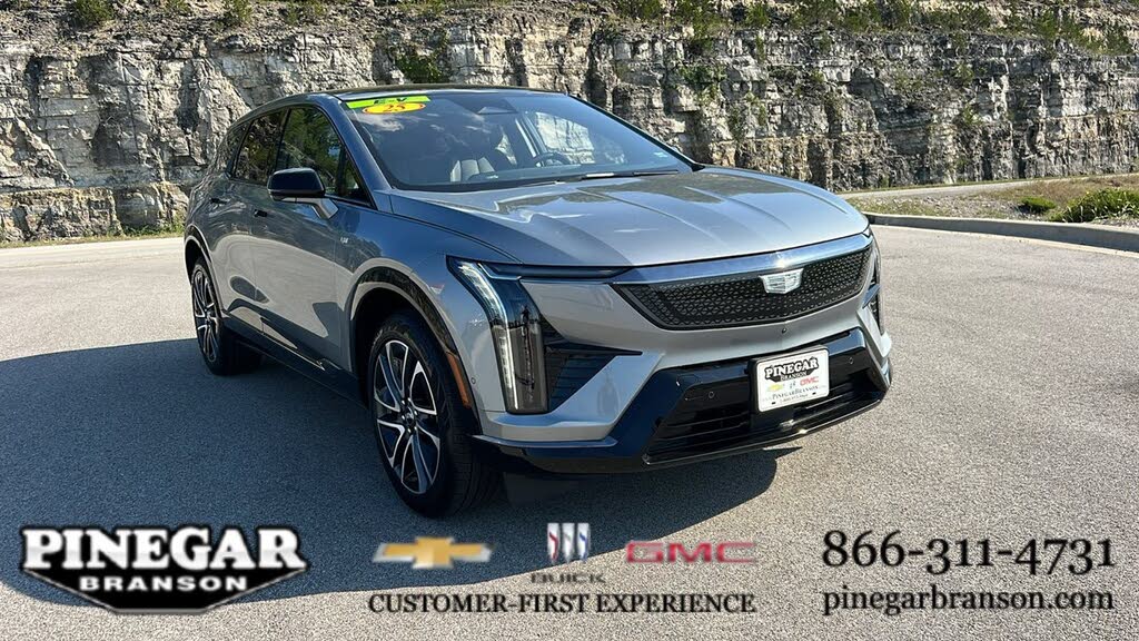2025 Cadillac OPTIQ Sport 2