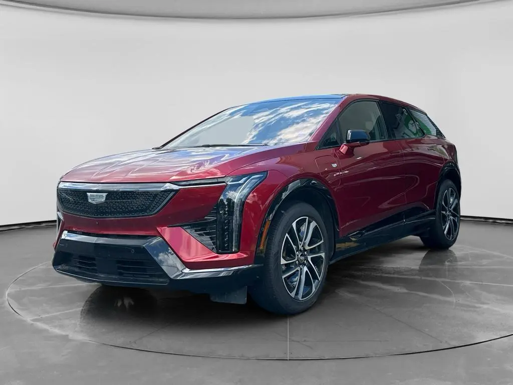 2025 Cadillac OPTIQ Sport 2
