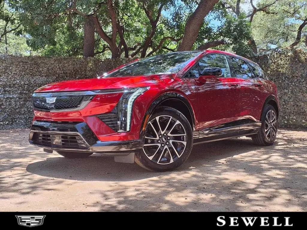 2025 Cadillac OPTIQ Sport 2