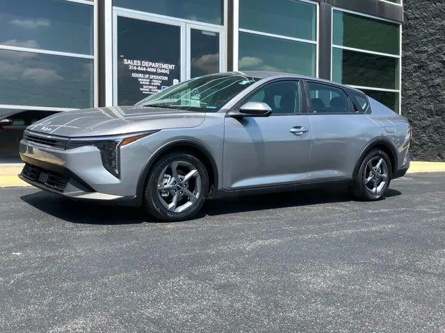 2025 Kia K4 LXS