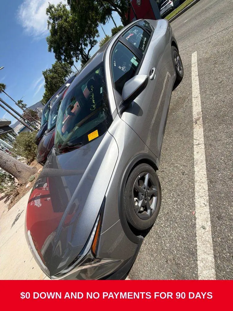 2025 Kia K4 LXS