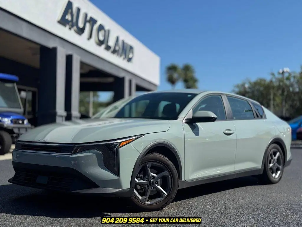 2025 Kia K4 LXS