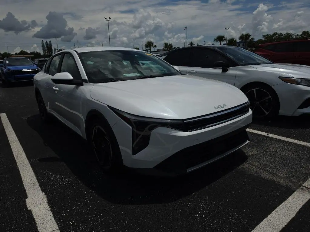 2025 Kia K4 EX