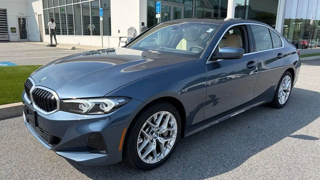 2025 BMW 3 Series 330i xDrive