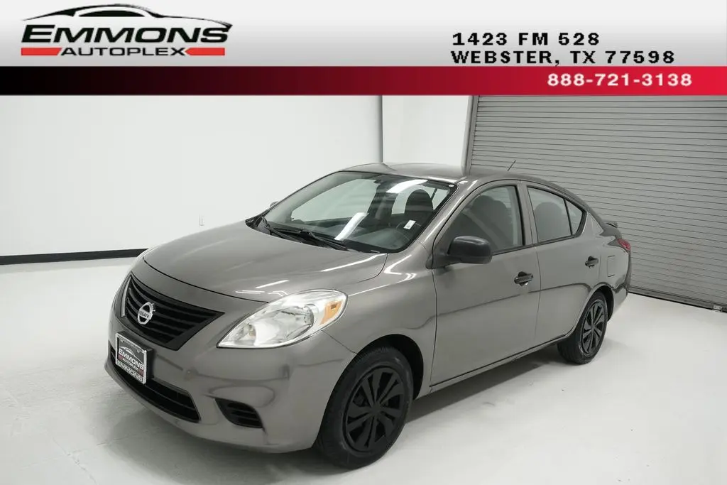 2014 Nissan Versa SV