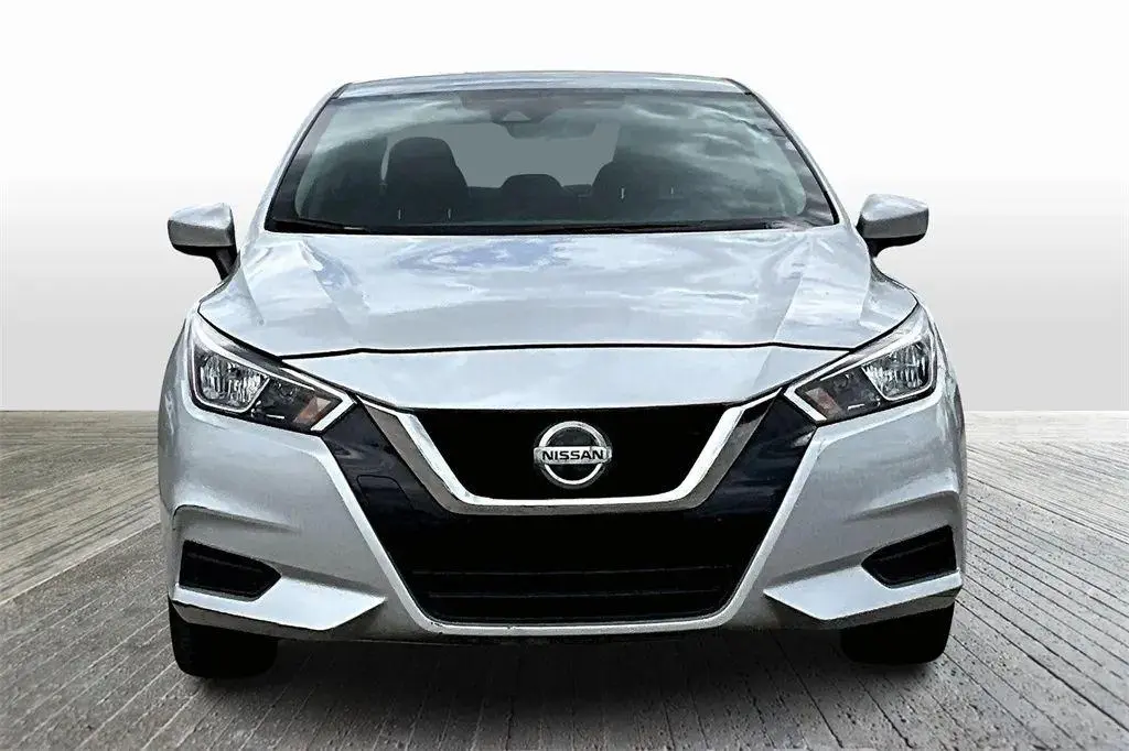 2022 Nissan Versa SV