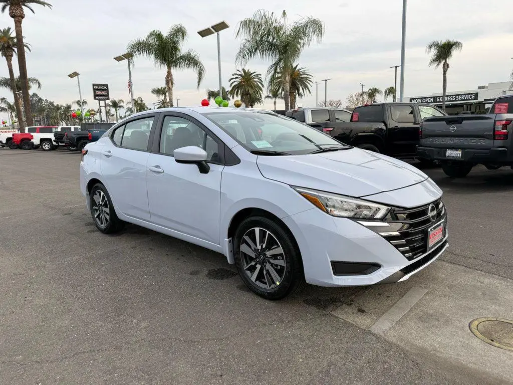 2025 Nissan Versa SV