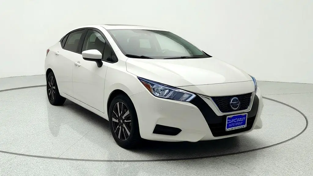 2022 Nissan Versa SV