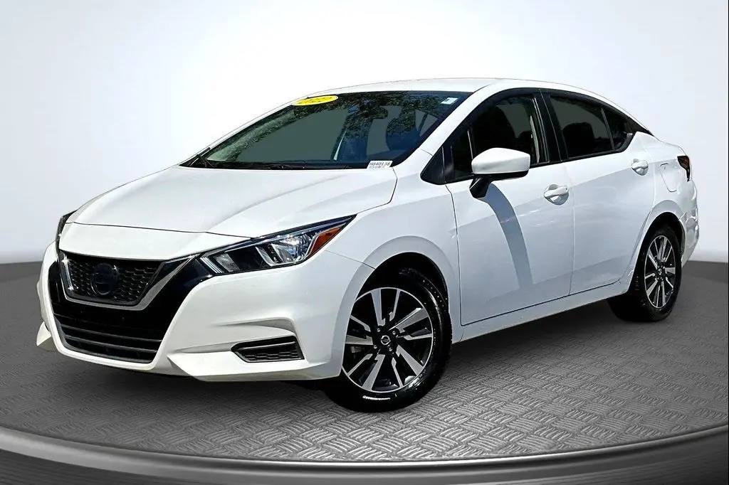 2022 Nissan Versa SV