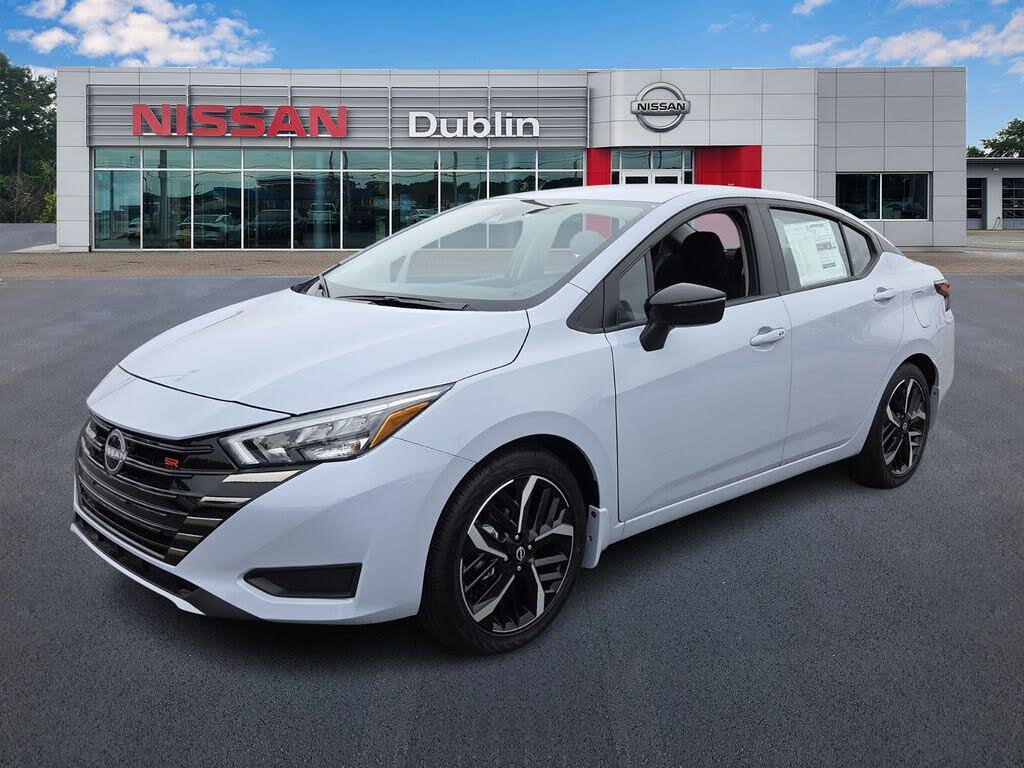 2025 Nissan Versa 1.6 SR