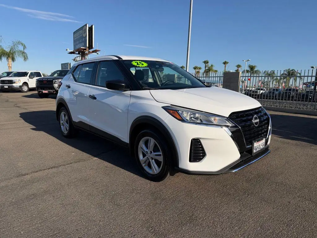 2025 Nissan Kicks Play S