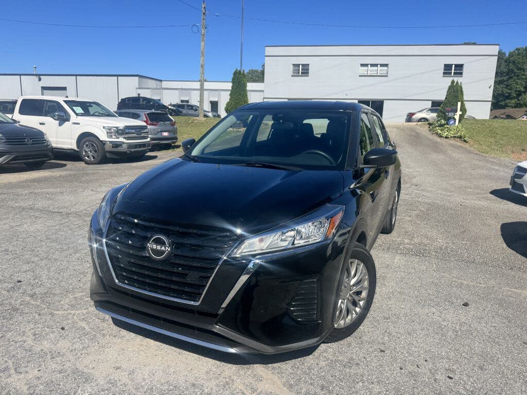 2023 Nissan Kicks S