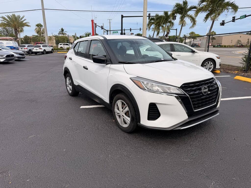 2022 Nissan Kicks SV