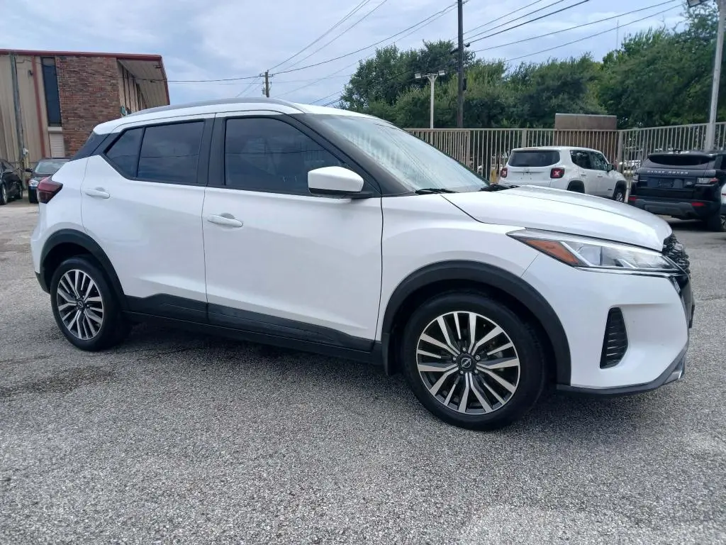 2022 Nissan Kicks SV