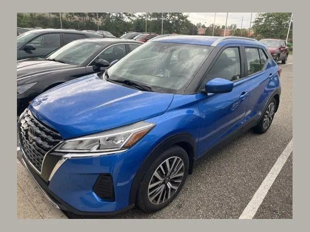 2022 Nissan Kicks SV