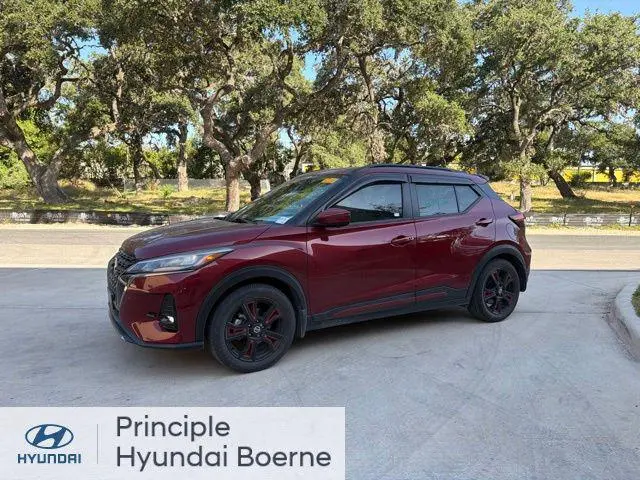 2021 Nissan Kicks SR