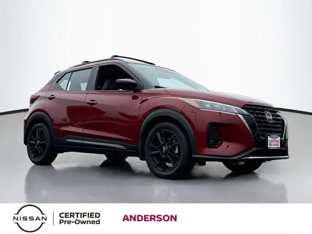 2022 Nissan Kicks SR