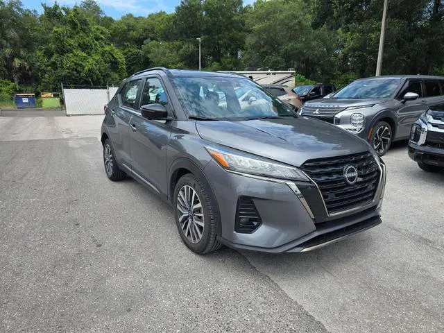 2024 Nissan Kicks SR