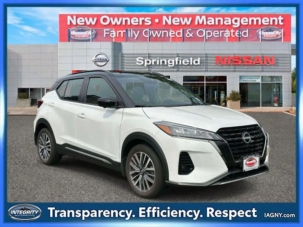2023 Nissan Kicks SR