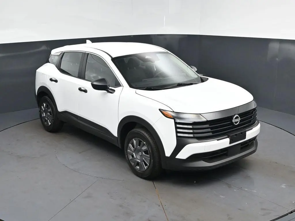 2025 Nissan Kicks S