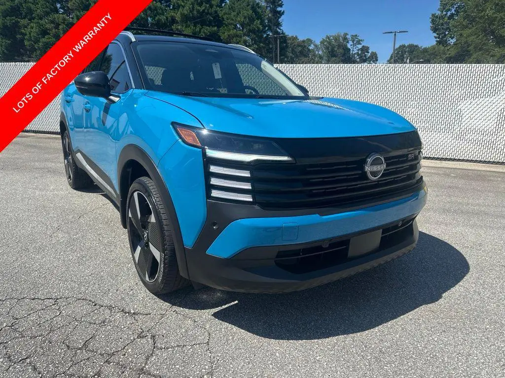 2025 Nissan Kicks SR