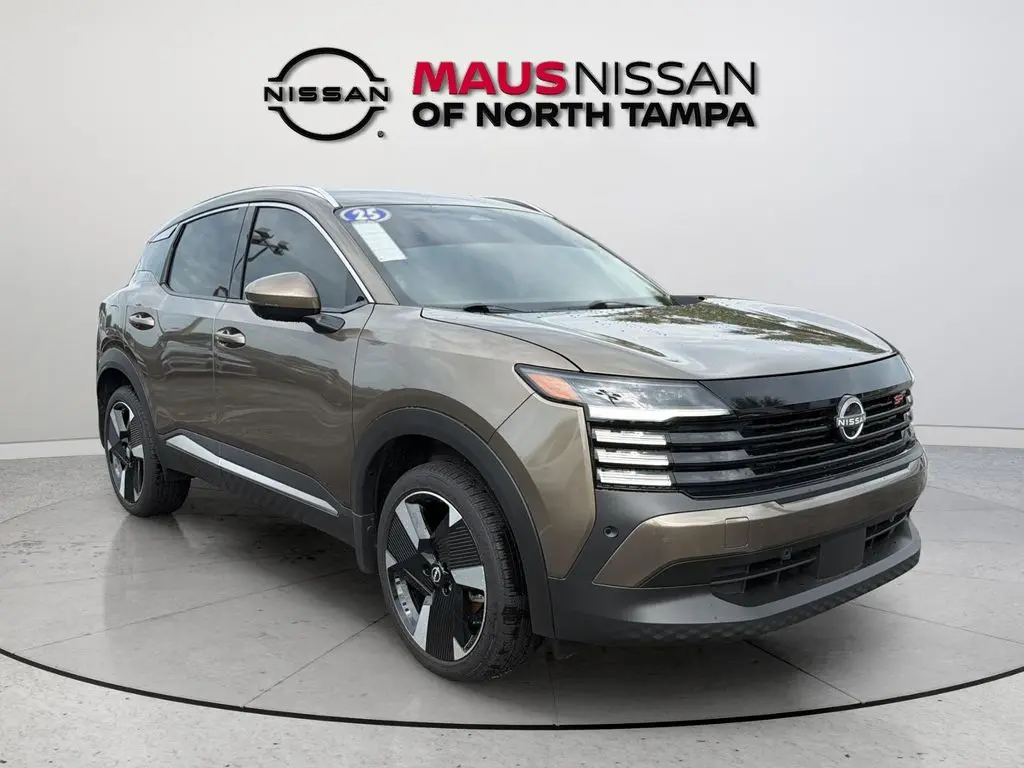 2025 Nissan Kicks SR