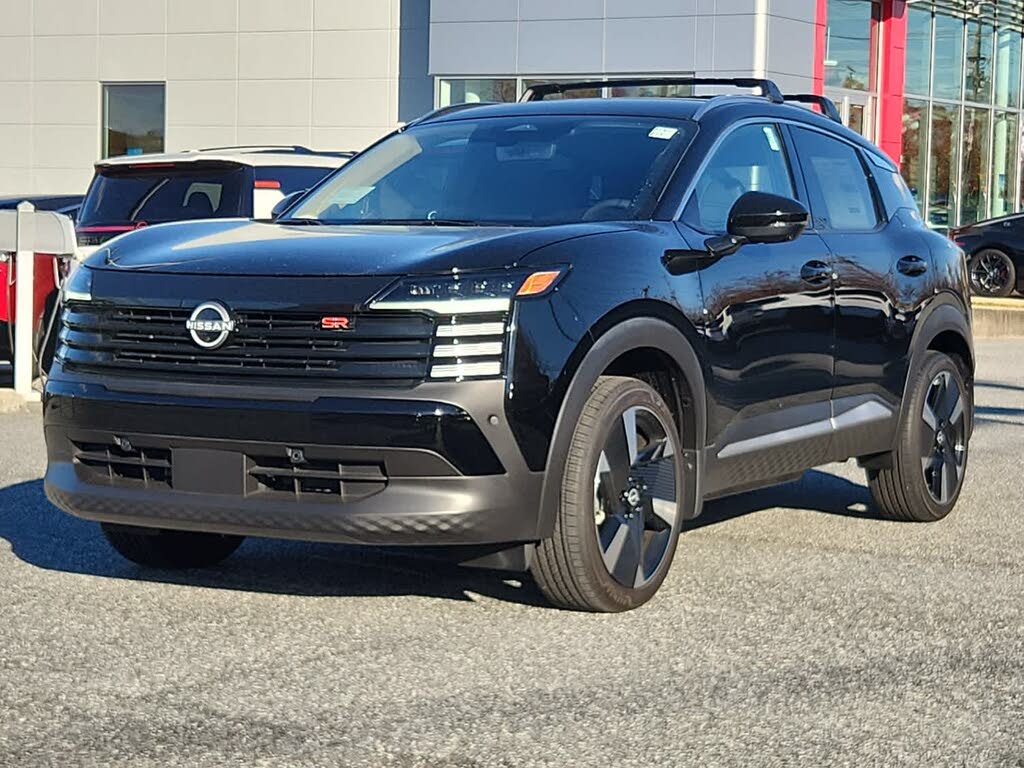 2025 Nissan Kicks SR
