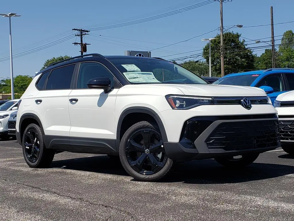 2026 Volkswagen Taos SE Black