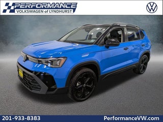 2025 Volkswagen Taos SE Black
