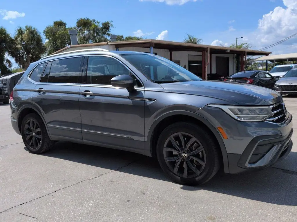 2022 Volkswagen Tiguan SE