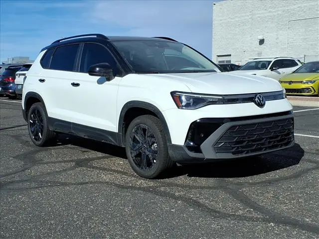 2026 Volkswagen Taos SE Black