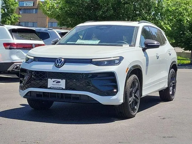 2026 Volkswagen Tiguan SE R Line Black