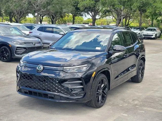 2026 Volkswagen Tiguan SE R Line Black