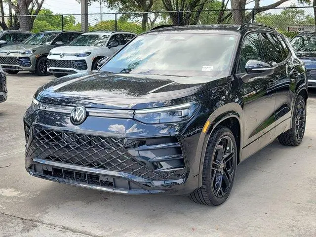 2026 Volkswagen Tiguan SE R Line Black