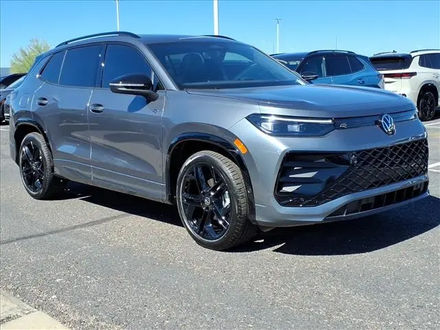 2026 Volkswagen Tiguan SE R Line Black