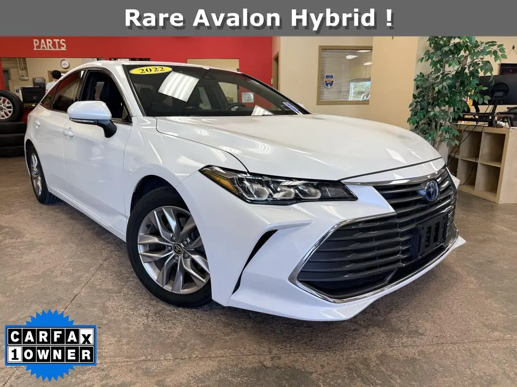2022 Toyota Avalon XLE Plus