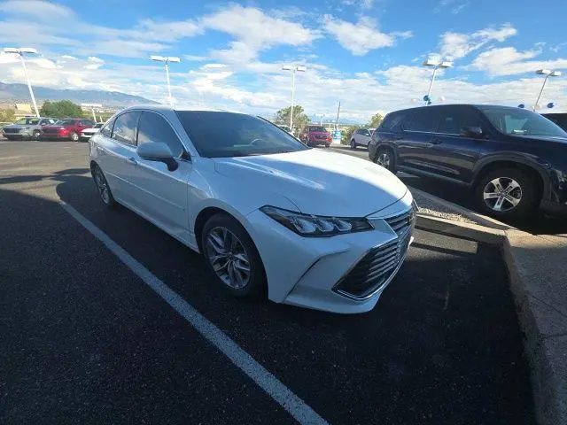 2022 Toyota Avalon XLE
