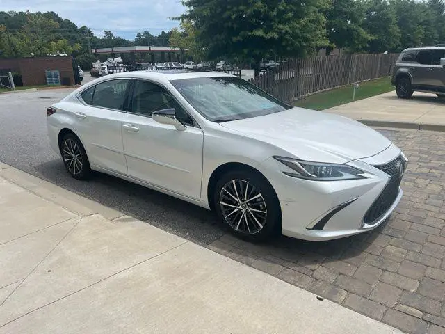 2023 Lexus ES 250 Premium