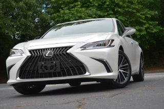 2025 Lexus ES 300h Premium