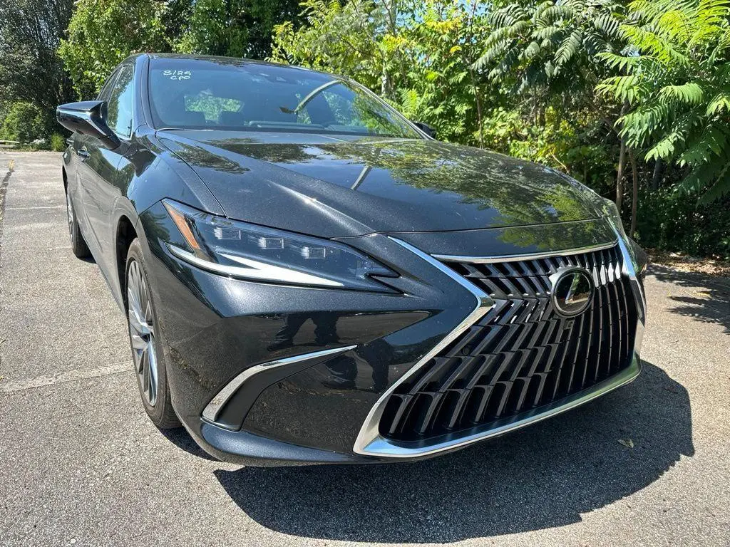 2024 Lexus ES 300h Ultra Luxury
