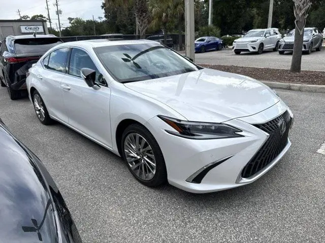 2023 Lexus ES 300h Ultra Luxury