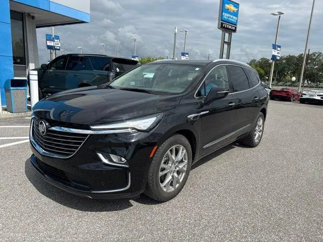 2022 Buick Enclave Essence